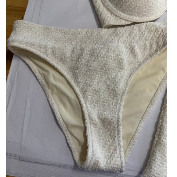 TRIANGL 4 Piece White Bikini Bundle Sz Small - Picture 2 of 9